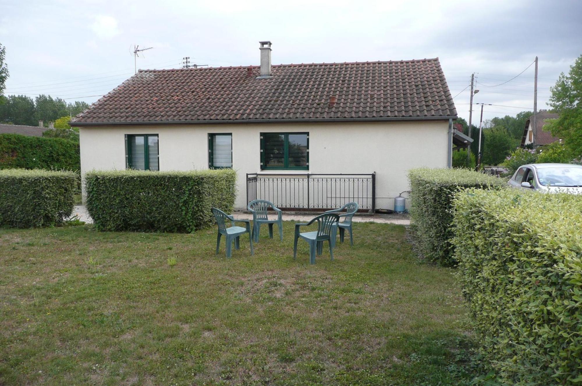 Villa L'Haubette à Courtisols Extérieur photo